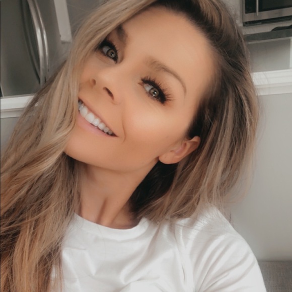 Meet your Posher, Sarah - Picture 1 of 1